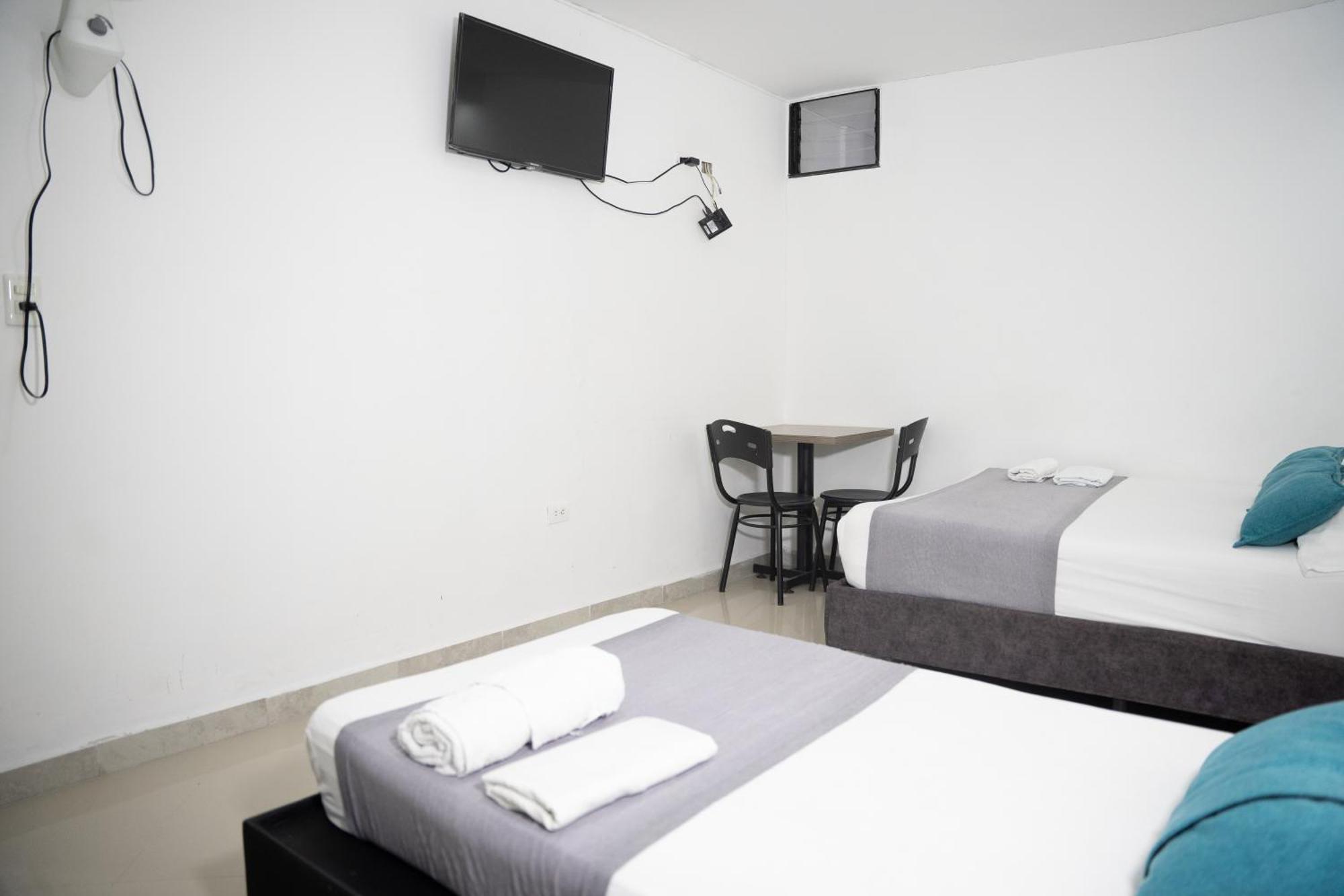 Hotel Laureles De Aburra Medellin Exterior photo